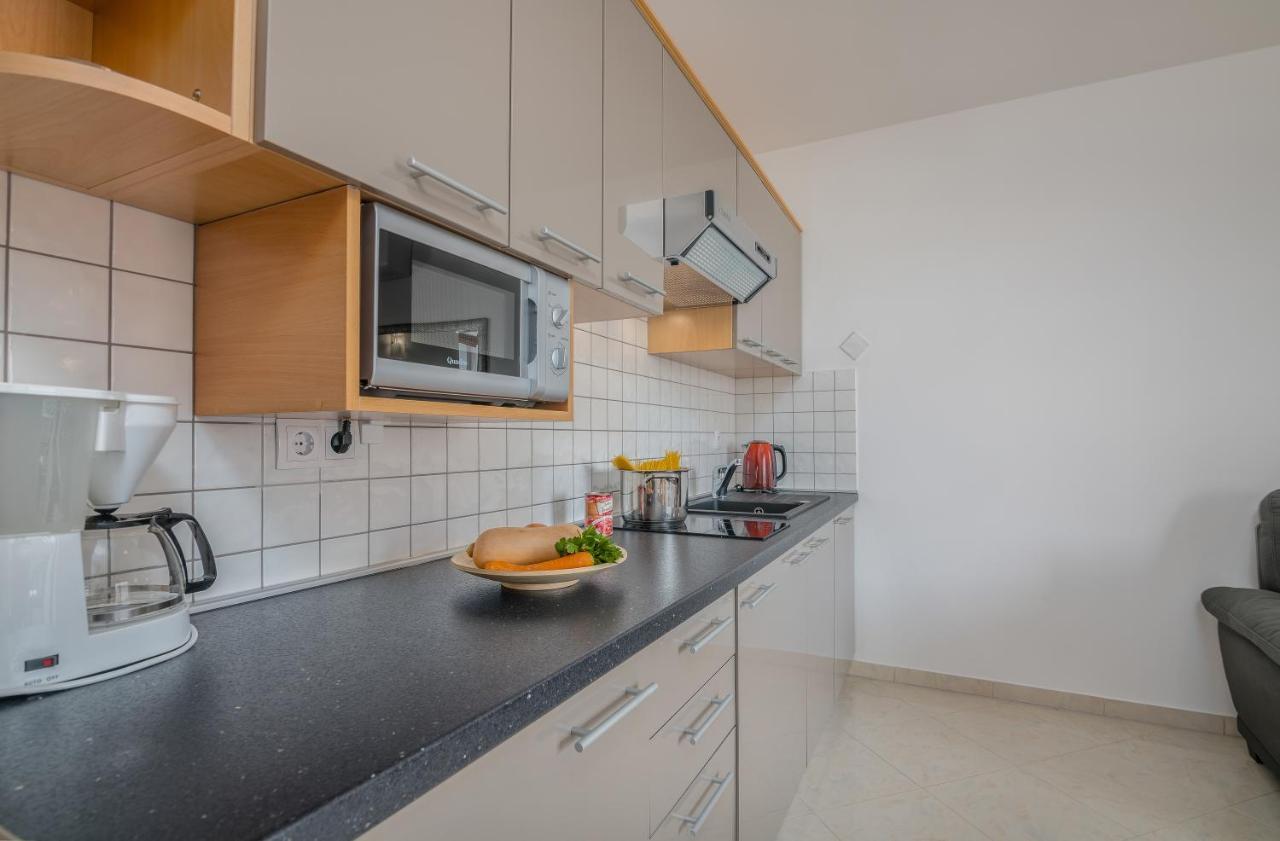 Apartments Kvarner 2 Malinska Exterior photo