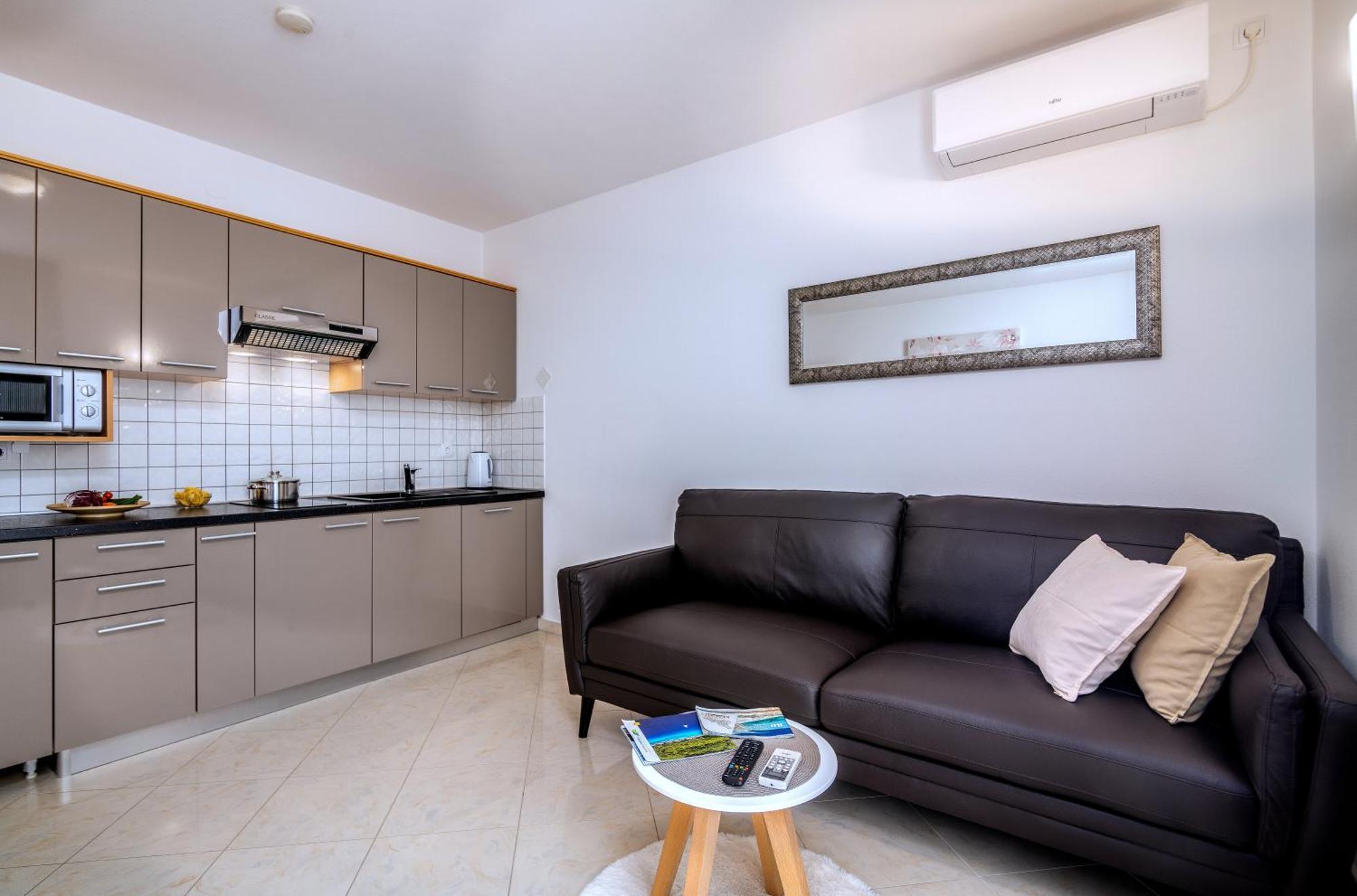 Apartments Kvarner 2 Malinska Exterior photo