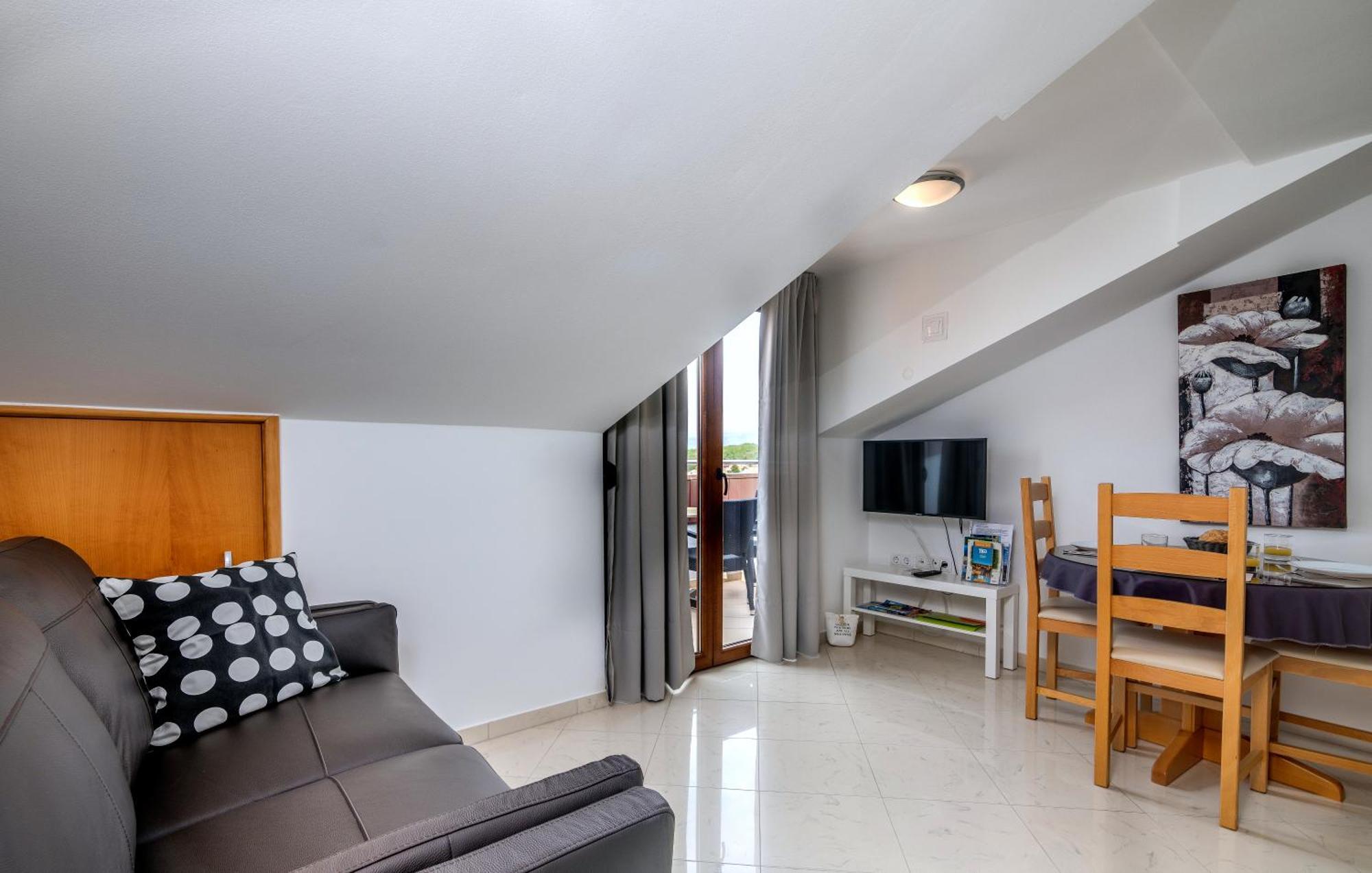 Apartments Kvarner 2 Malinska Exterior photo